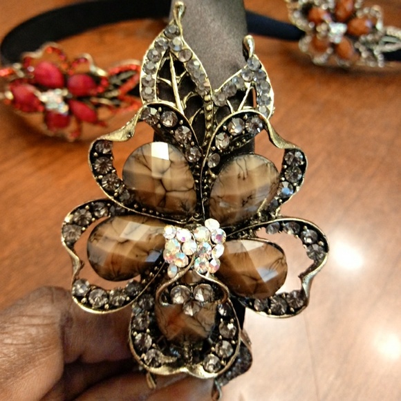 Headband - Picture 7 of 8